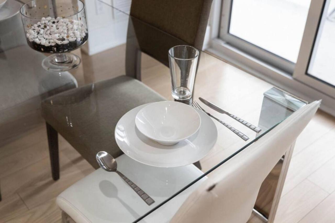 Holiday home 2br Fantastic View Of Cn Tower And Roger Centre Toronto
